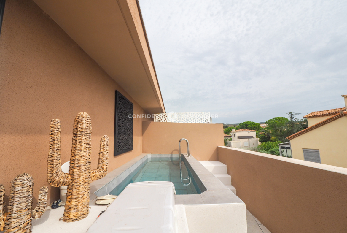 Loggia avec piscine