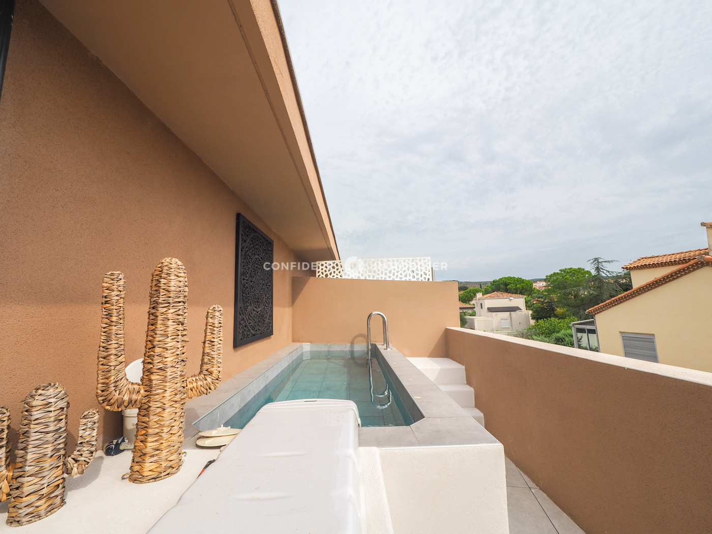 Loggia avec piscine